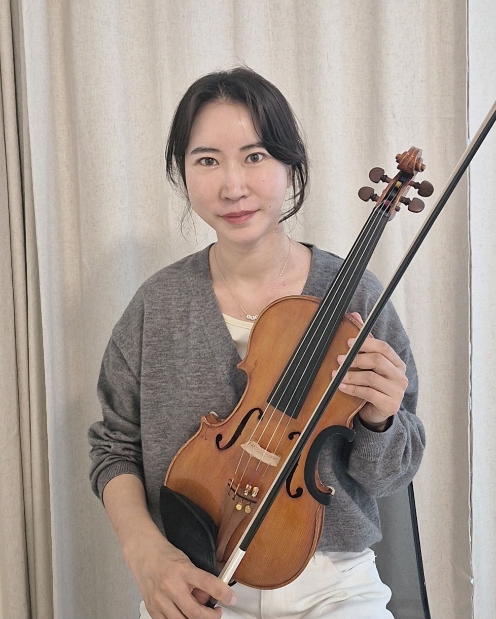 Chloe - West Hillhurst Violin and Piano